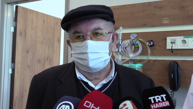 Meme kanserine yakalanan 75 yaşındaki erkek hasta sağlığına kavuştu